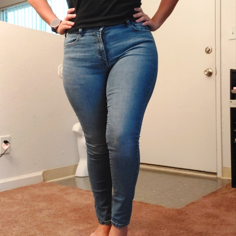 Lightwash High-waisted jeans